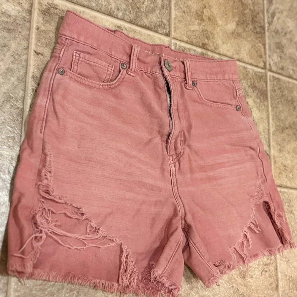American‎ Eagle Highest Rise Mom Shorts Rose Pink Distressed Denim Womens Size 0